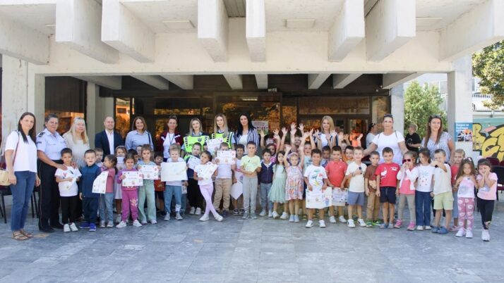 Безбедно движење во сообраќајот – научи ги и почитувај ги сообраќајните знаци – објект „Кокиче“ и објект „Детелинка“