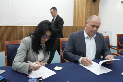 Потпишани трипартитни Договори за соработка на проектот “Инклузија на деца Роми во детските градинки за учебна 2025/26 година”